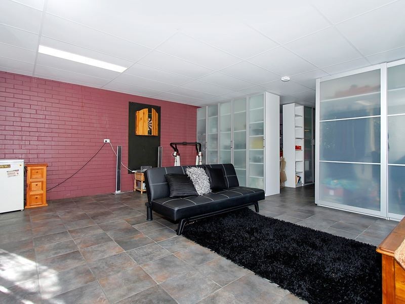 39 Davies Crescent, Kardinya WA 6163