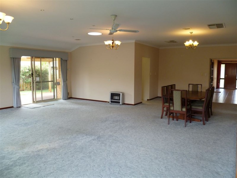 19 Aitken Drive, Winthrop WA 6150