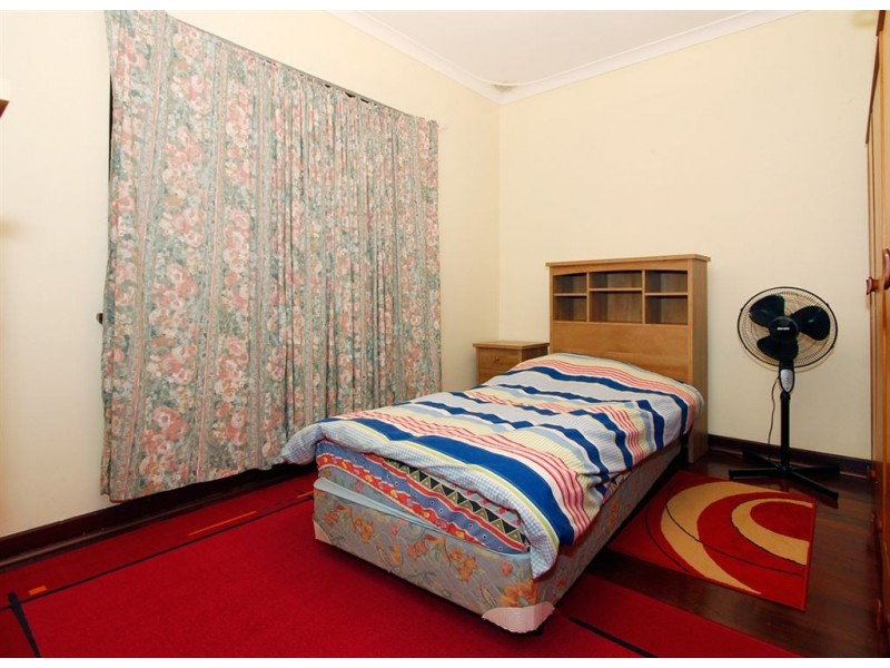 2 Collick Street, Hilton WA 6163