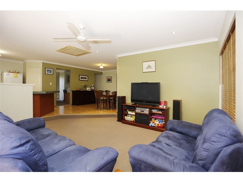 1 Mirabeau Mews, Bibra Lake WA 6163