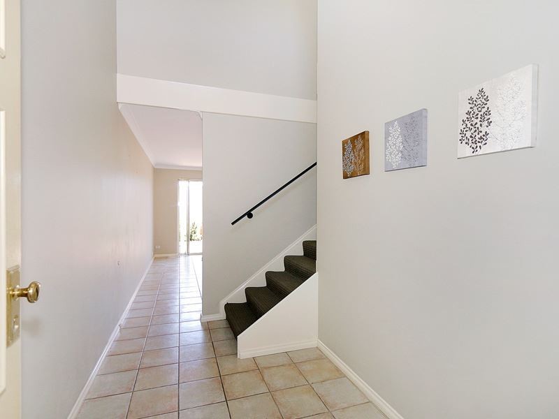 13/14 Boyd Crescent, Hamilton Hill WA 6163