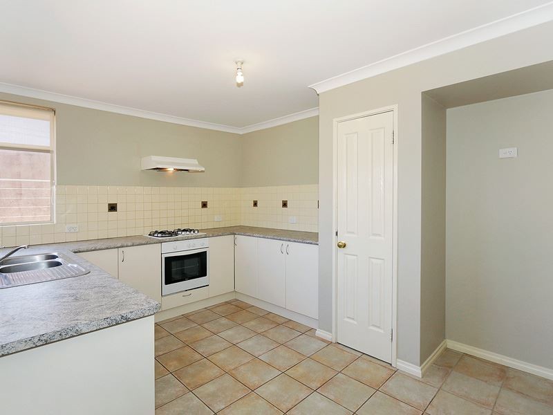 13/14 Boyd Crescent, Hamilton Hill WA 6163