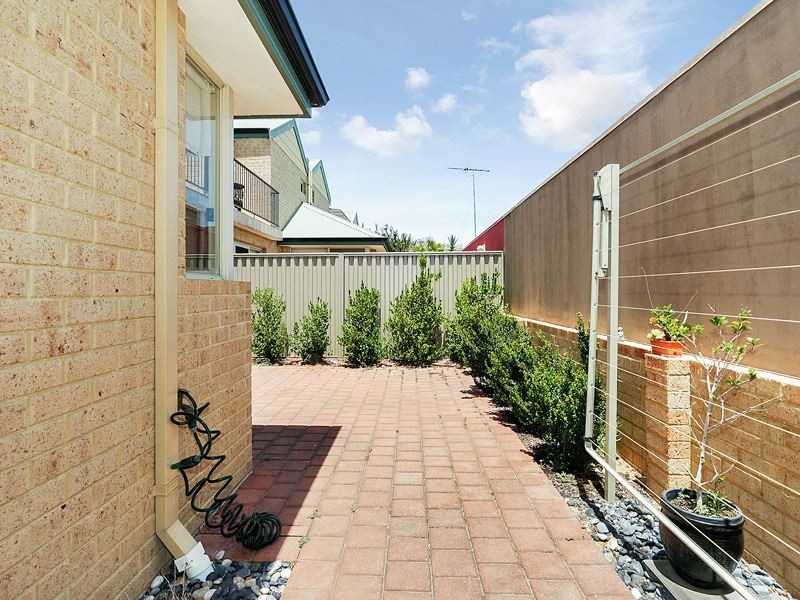 13/14 Boyd Crescent, Hamilton Hill WA 6163