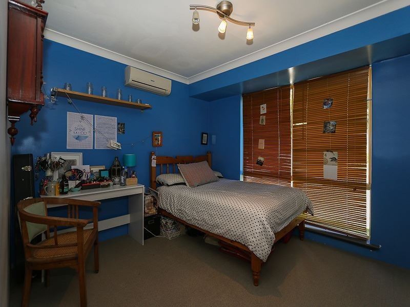 13 Sanders Loop, Kardinya WA 6163