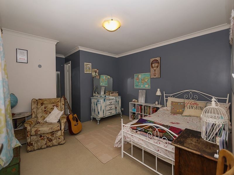 13 Sanders Loop, Kardinya WA 6163