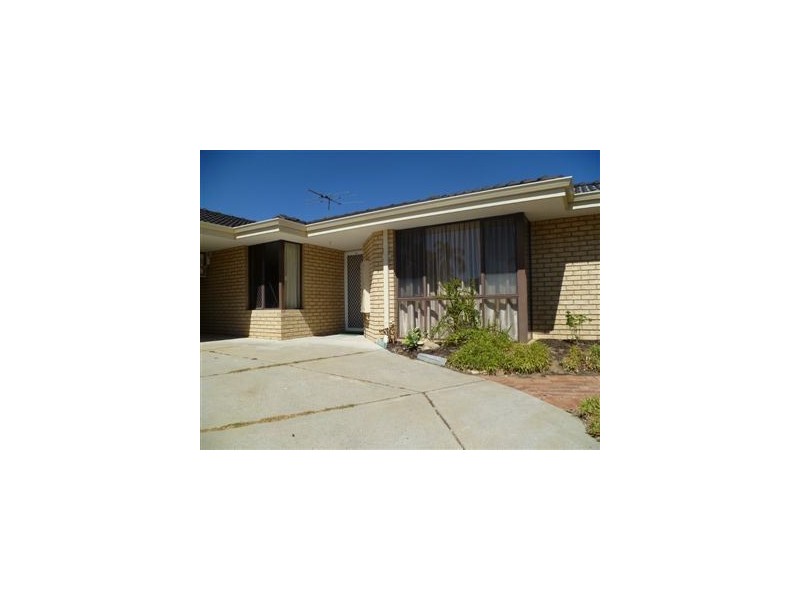 8a Meadow Close, Kardinya WA 6163
