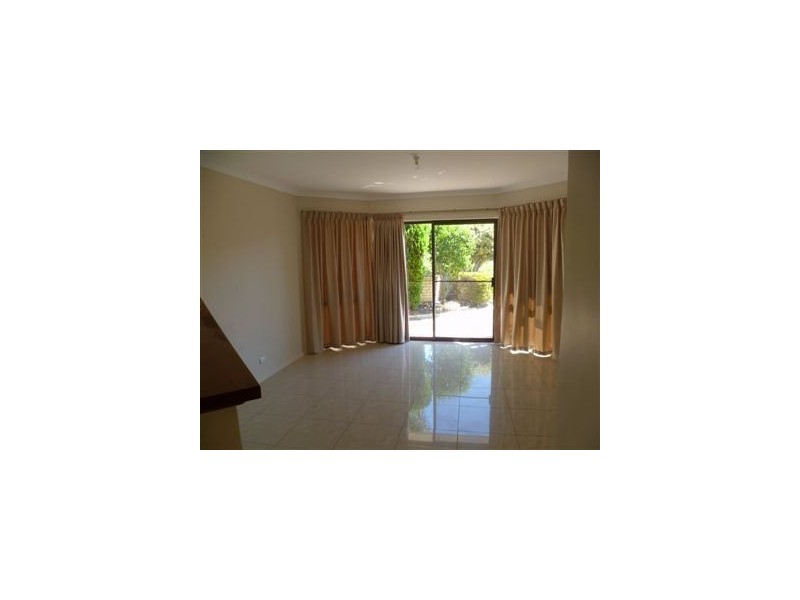 8a Meadow Close, Kardinya WA 6163
