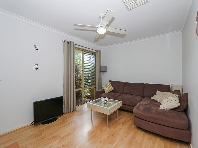 11/12 Philmore Crescent, Kardinya WA 6163