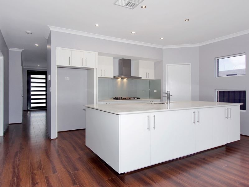 5 Bellas Circuit, Piara Waters WA 6112