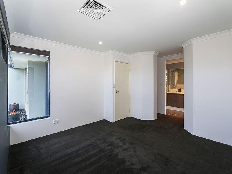 94 Barfield Road, Hammond Park WA 6164