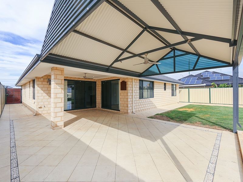 94 Barfield Road, Hammond Park WA 6164