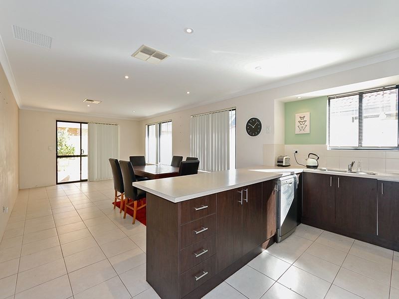 8 Bondi Way, Aubin Grove WA 6164