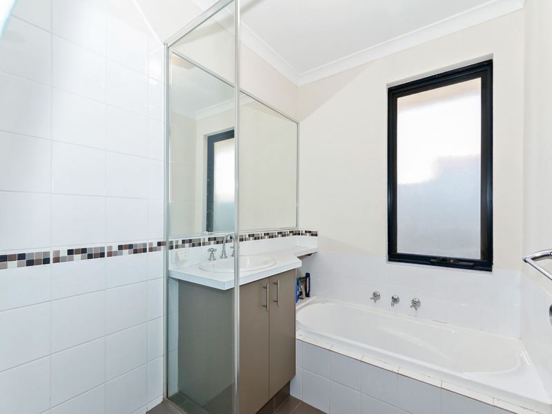 8 Bondi Way, Aubin Grove WA 6164