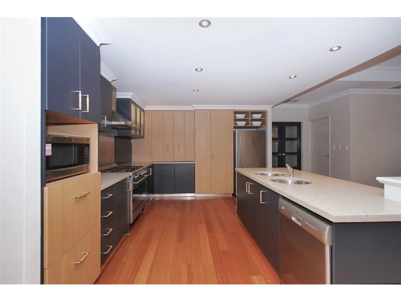 31 Harmony Avenue, Atwell WA 6164