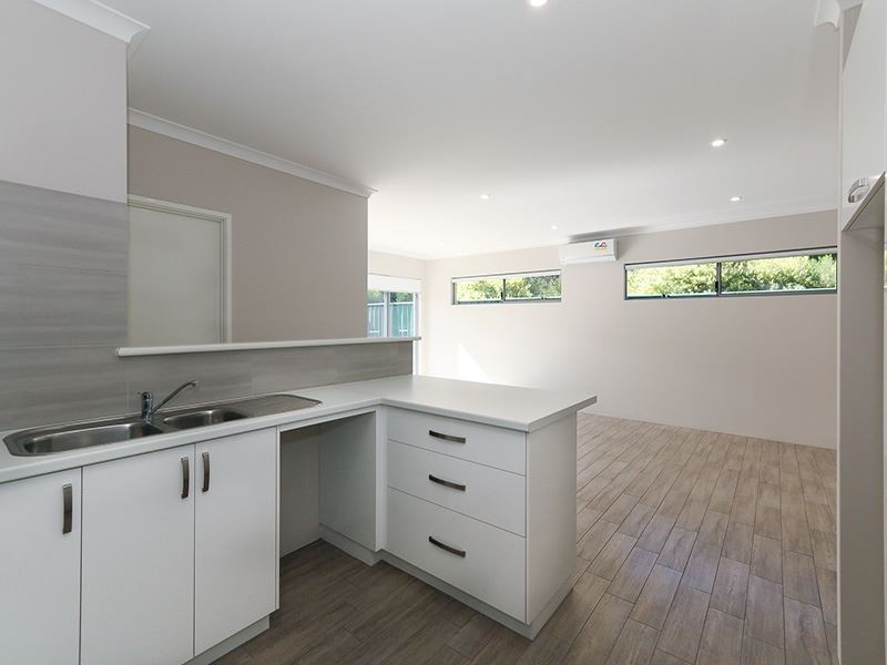 80a Bromley Road, Hilton WA 6163