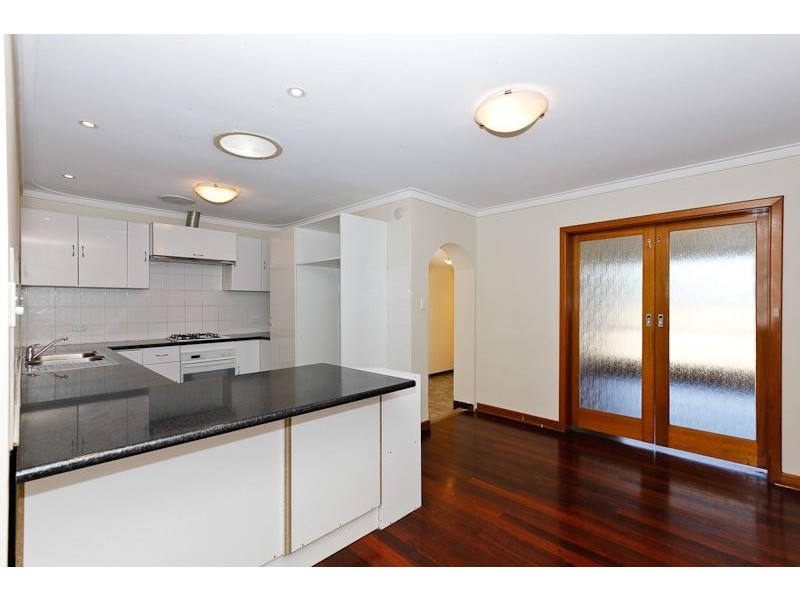 1 Pagneil Court, Hamilton Hill WA 6163