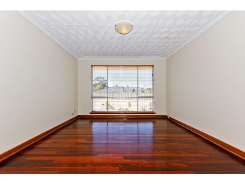 1 Pagneil Court, Hamilton Hill WA 6163