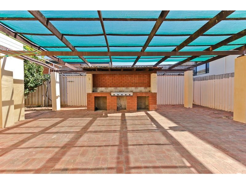 1 Pagneil Court, Hamilton Hill WA 6163