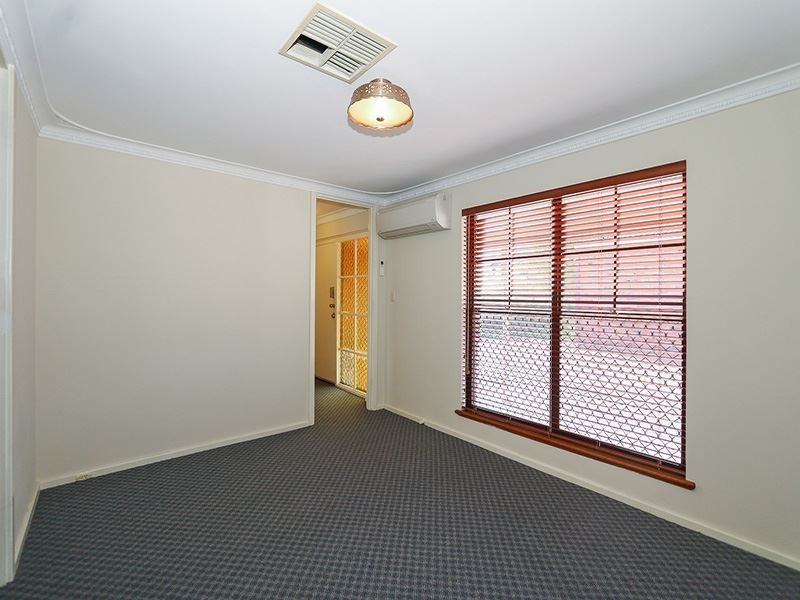 2/7 Bridges Road, Melville WA 6156