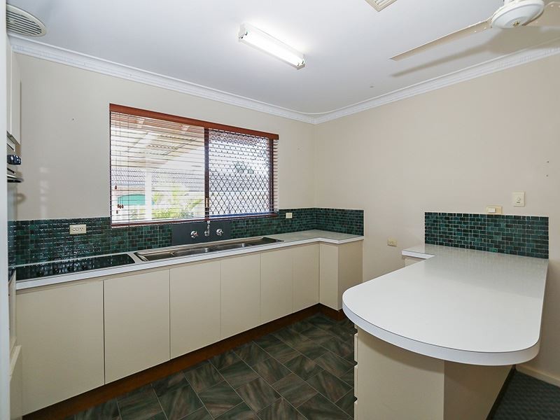 2/7 Bridges Road, Melville WA 6156