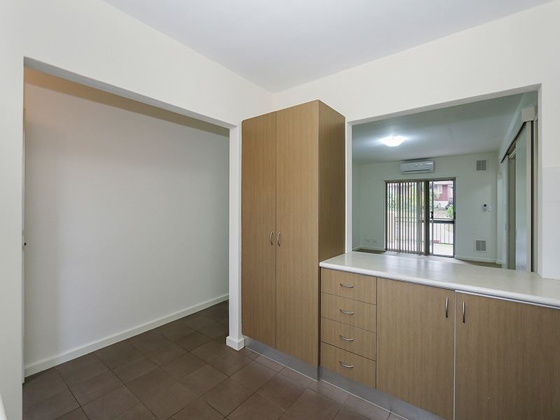 8/15 Rosalind Way, Coolbellup WA 6163