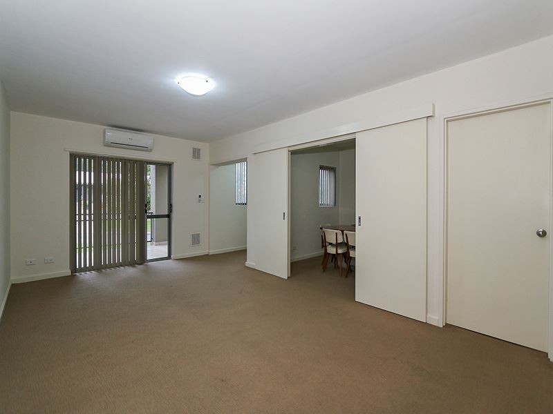 8/15 Rosalind Way, Coolbellup WA 6163