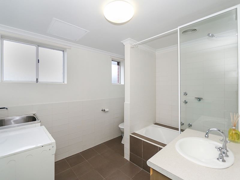 8/15 Rosalind Way, Coolbellup WA 6163