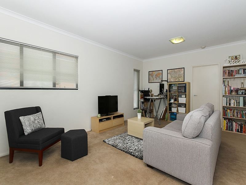 8/2 Stockton Bend, Cockburn Central WA 6164