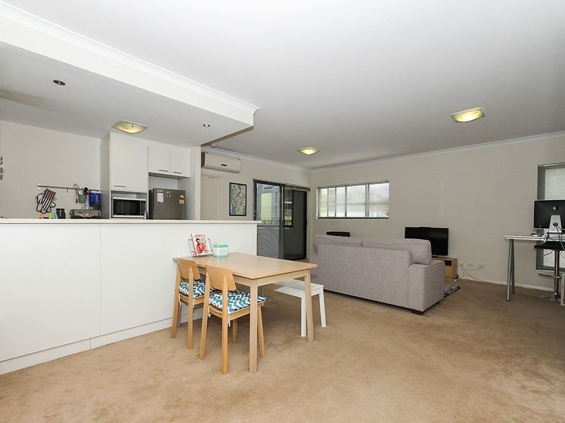 8/2 Stockton Bend, Cockburn Central WA 6164