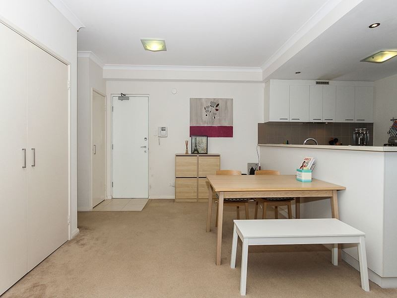 8/2 Stockton Bend, Cockburn Central WA 6164