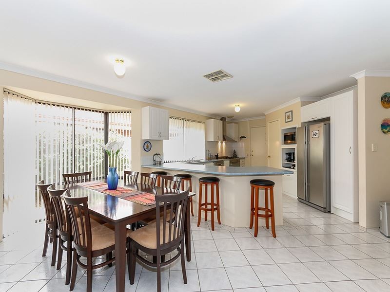 29 Lombe Gardens, Atwell WA 6164