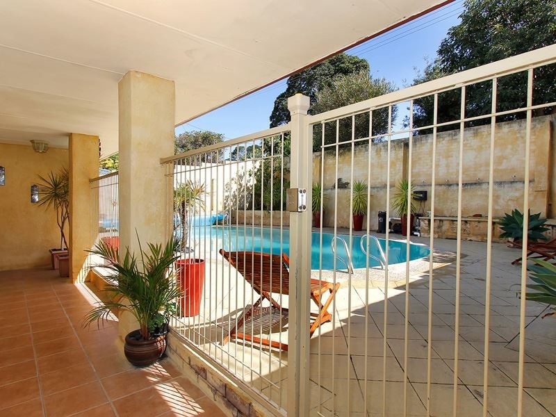 39 Davies Crescent, Kardinya WA 6163