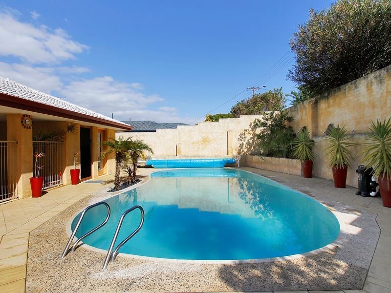 39 Davies Crescent, Kardinya WA 6163