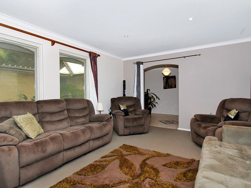 39 Davies Crescent, Kardinya WA 6163