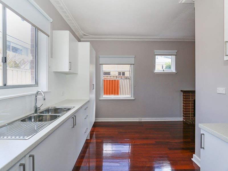 4 Woodhams Street, Willagee WA 6156