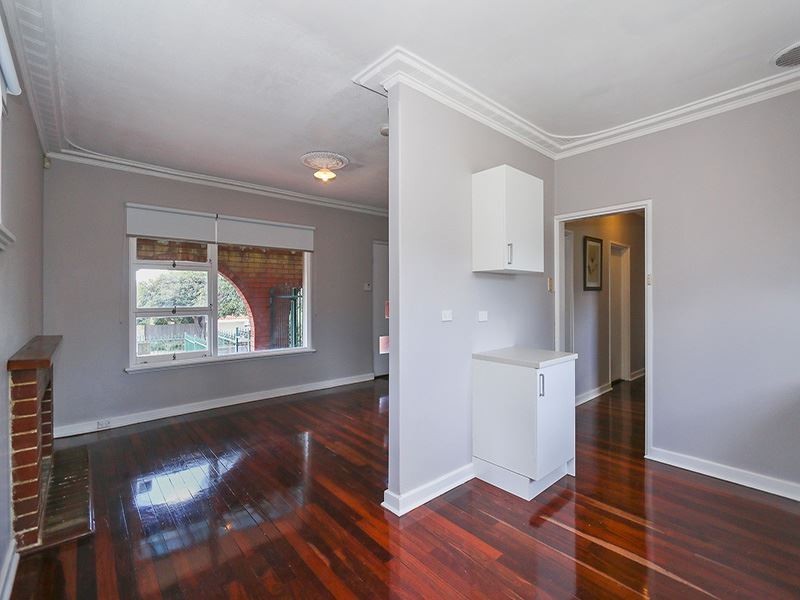 4 Woodhams Street, Willagee WA 6156