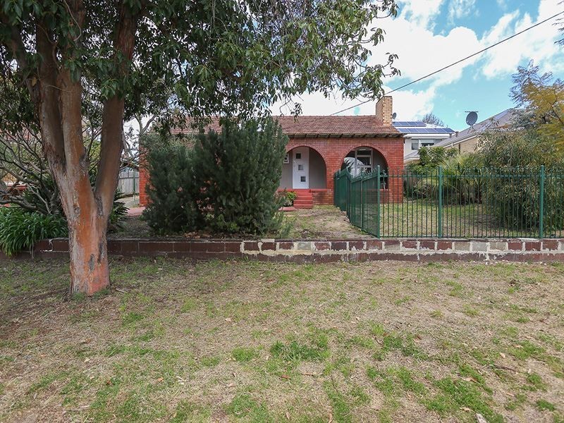 4 Woodhams Street, Willagee WA 6156