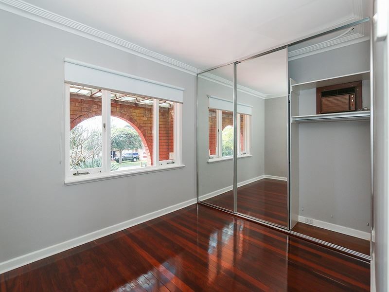 4 Woodhams Street, Willagee WA 6156