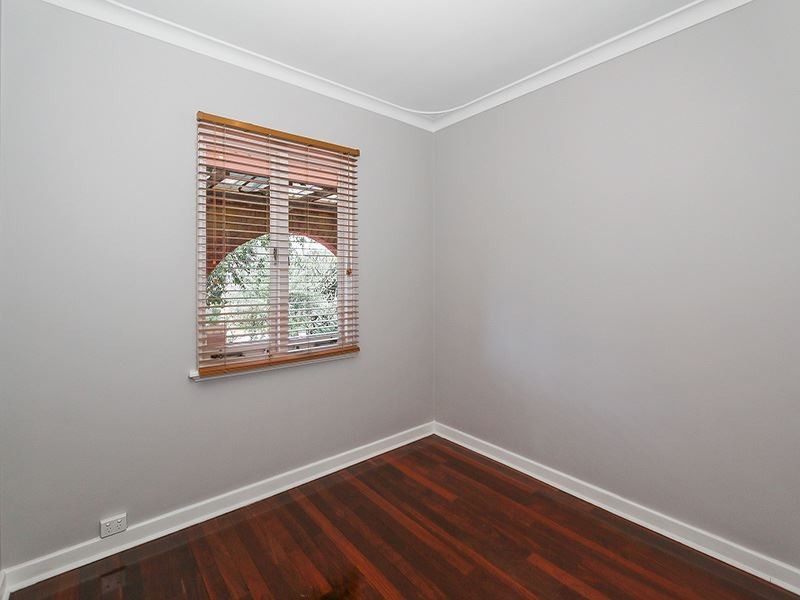 4 Woodhams Street, Willagee WA 6156