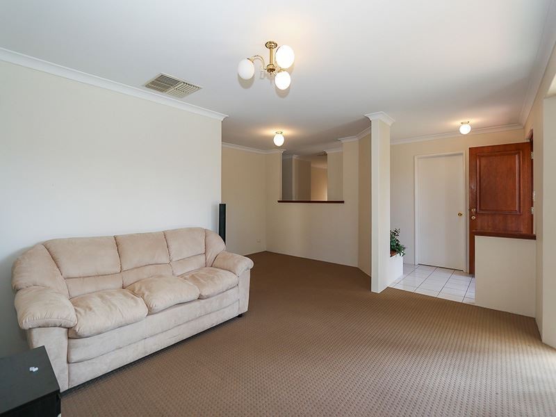 17 Merrifield Circle, Leeming WA 6149