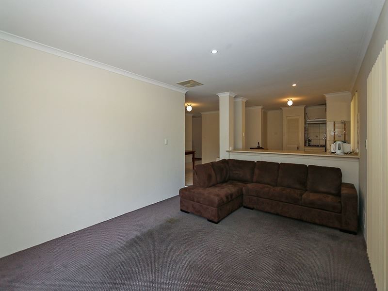 17 Merrifield Circle, Leeming WA 6149