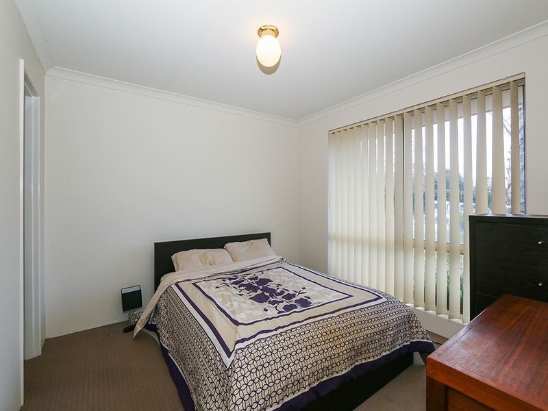 17 Merrifield Circle, Leeming WA 6149