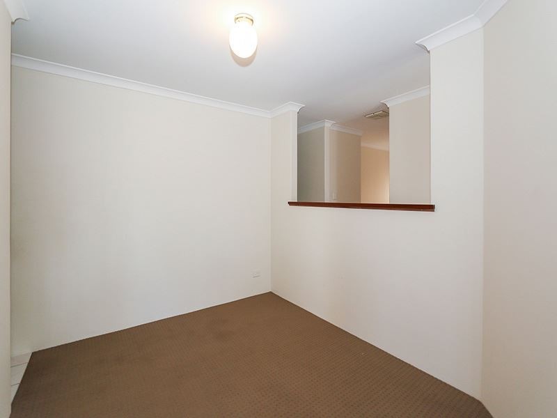 17 Merrifield Circle, Leeming WA 6149