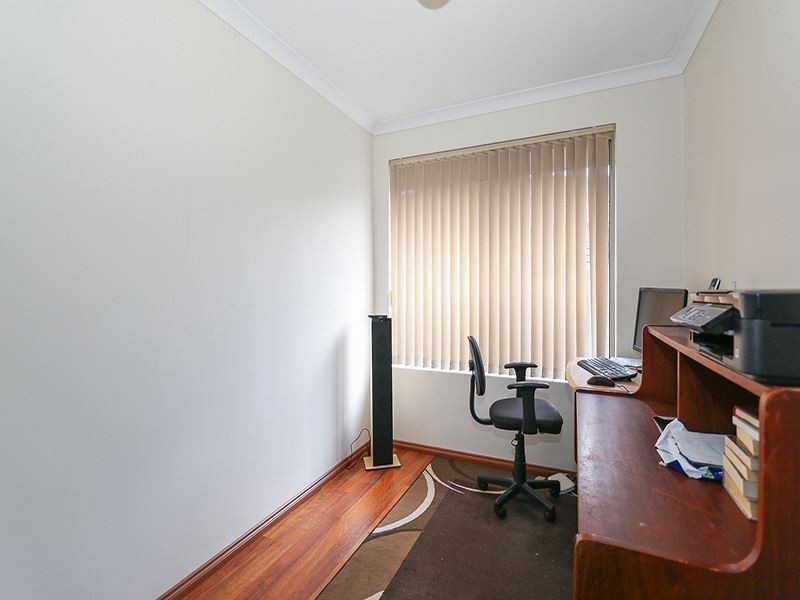 17 Merrifield Circle, Leeming WA 6149