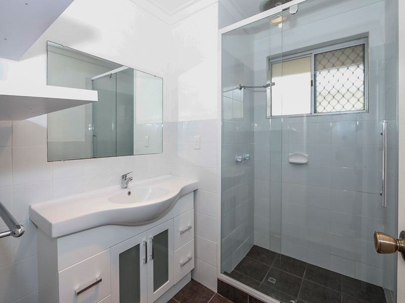 2/116 Winterfold Road, Kardinya WA 6163