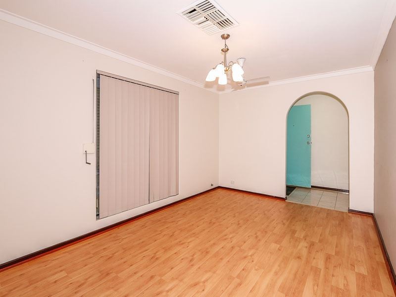 2/116 Winterfold Road, Kardinya WA 6163