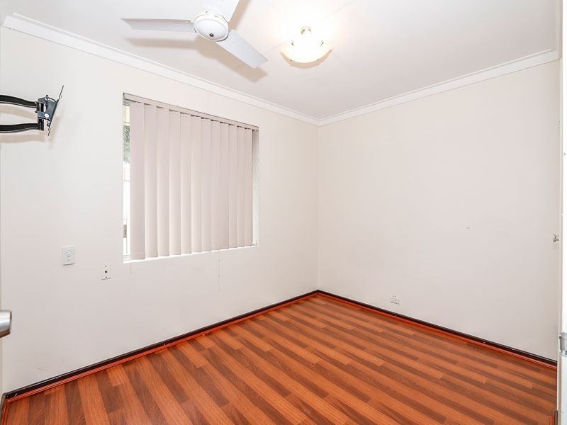 2/116 Winterfold Road, Kardinya WA 6163