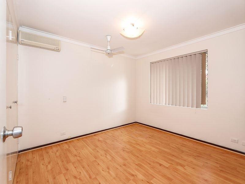 2/116 Winterfold Road, Kardinya WA 6163
