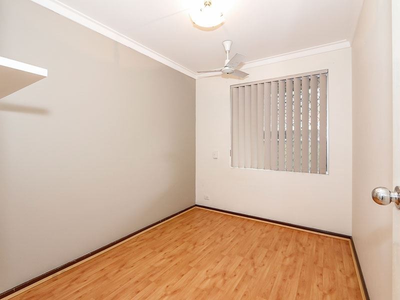 2/116 Winterfold Road, Kardinya WA 6163