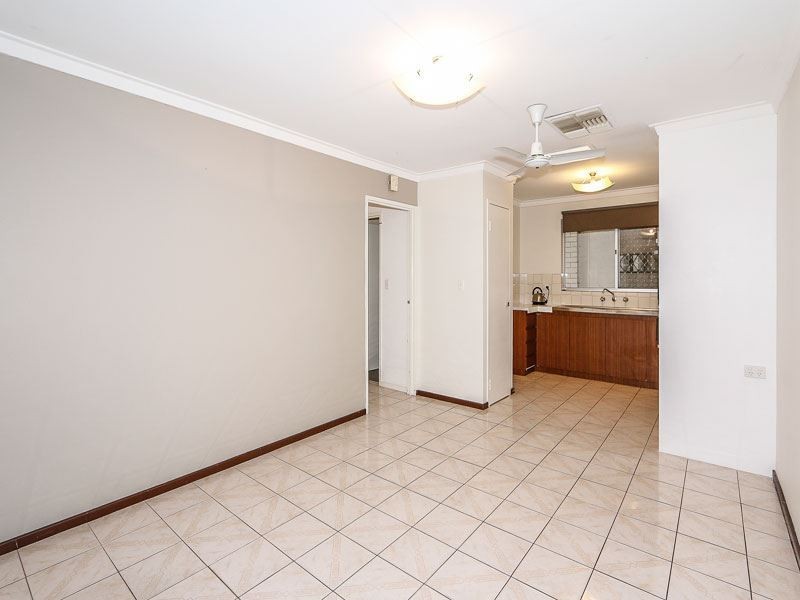 2/116 Winterfold Road, Kardinya WA 6163